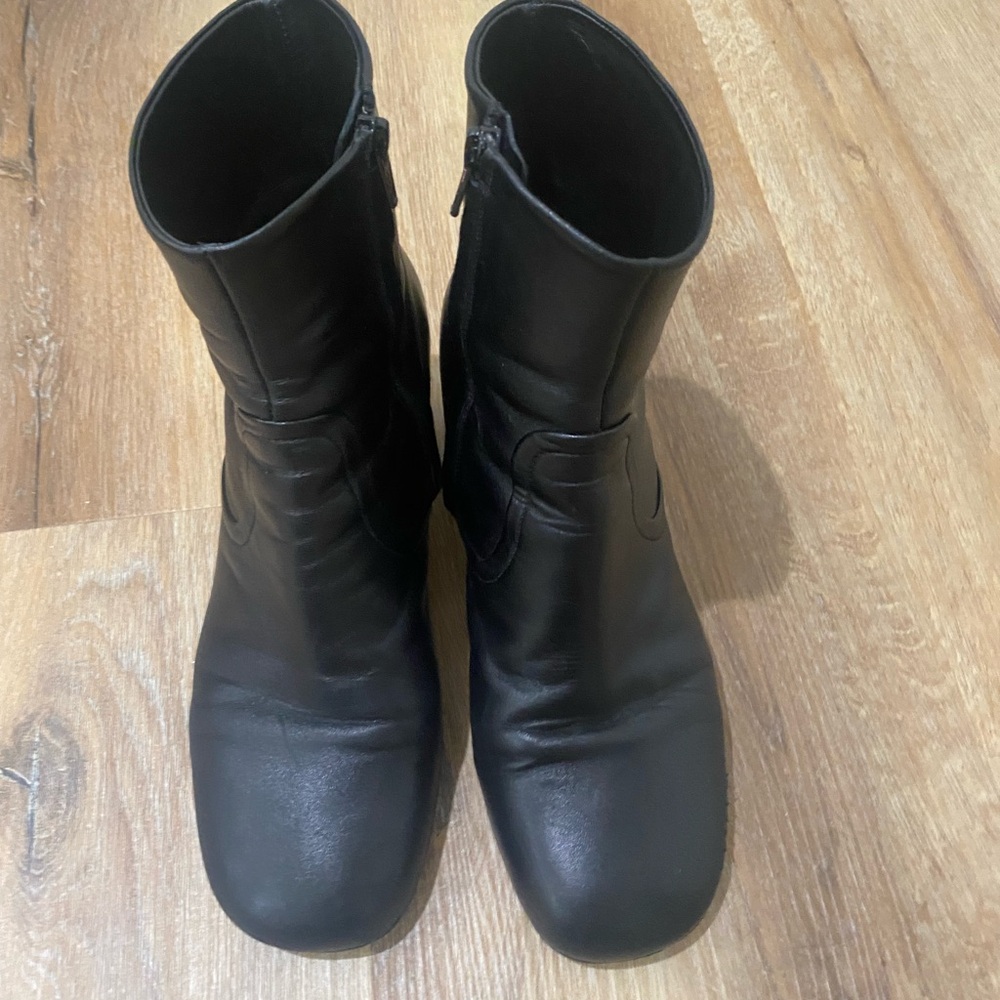 Sandro Women’s Black Leather Rounded Toe Ankle Boots